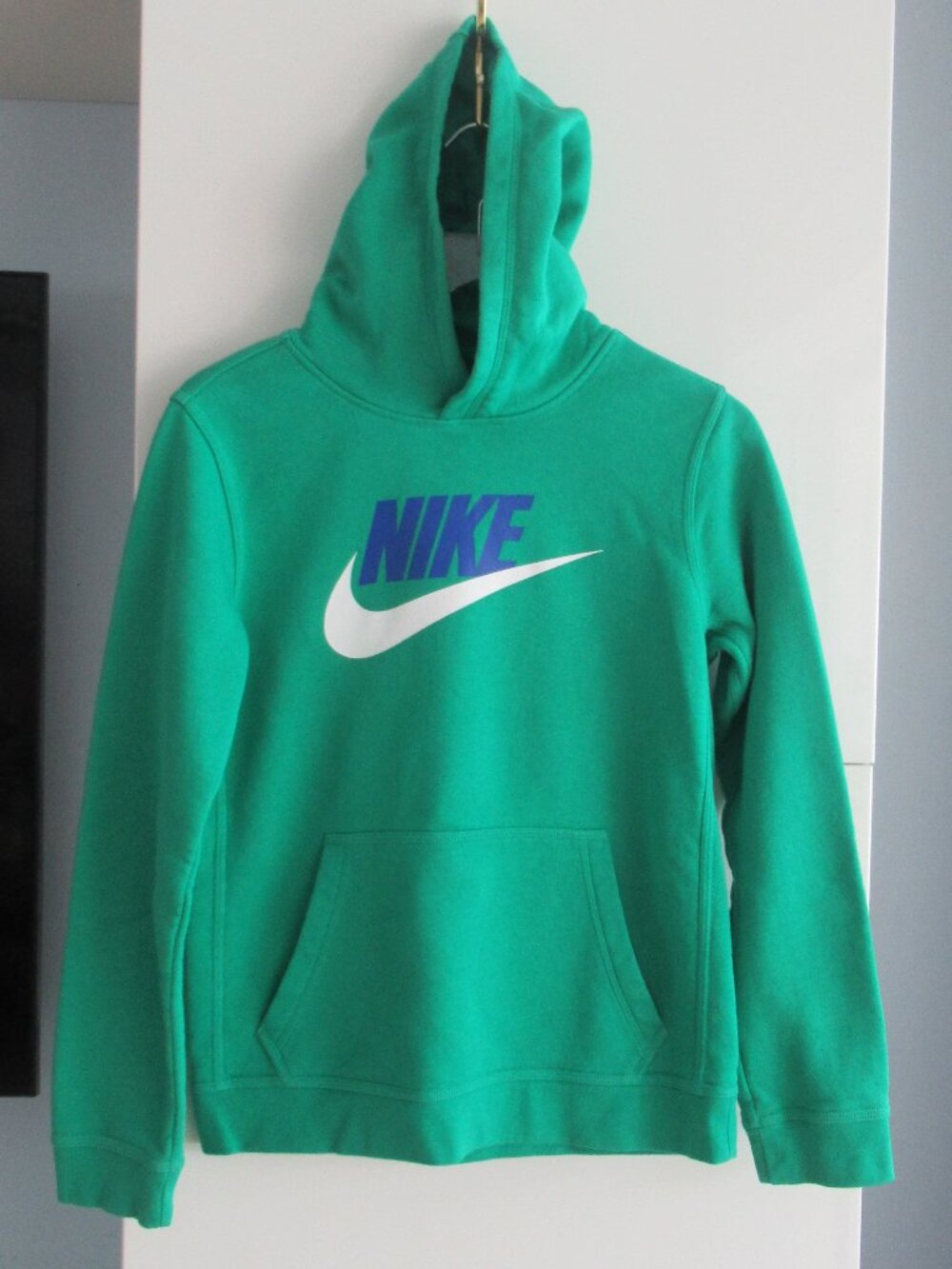 Nike Hoodie Swoosh Logo Pullover Sweatshirt Youth XL Standard Fit Green Multi
